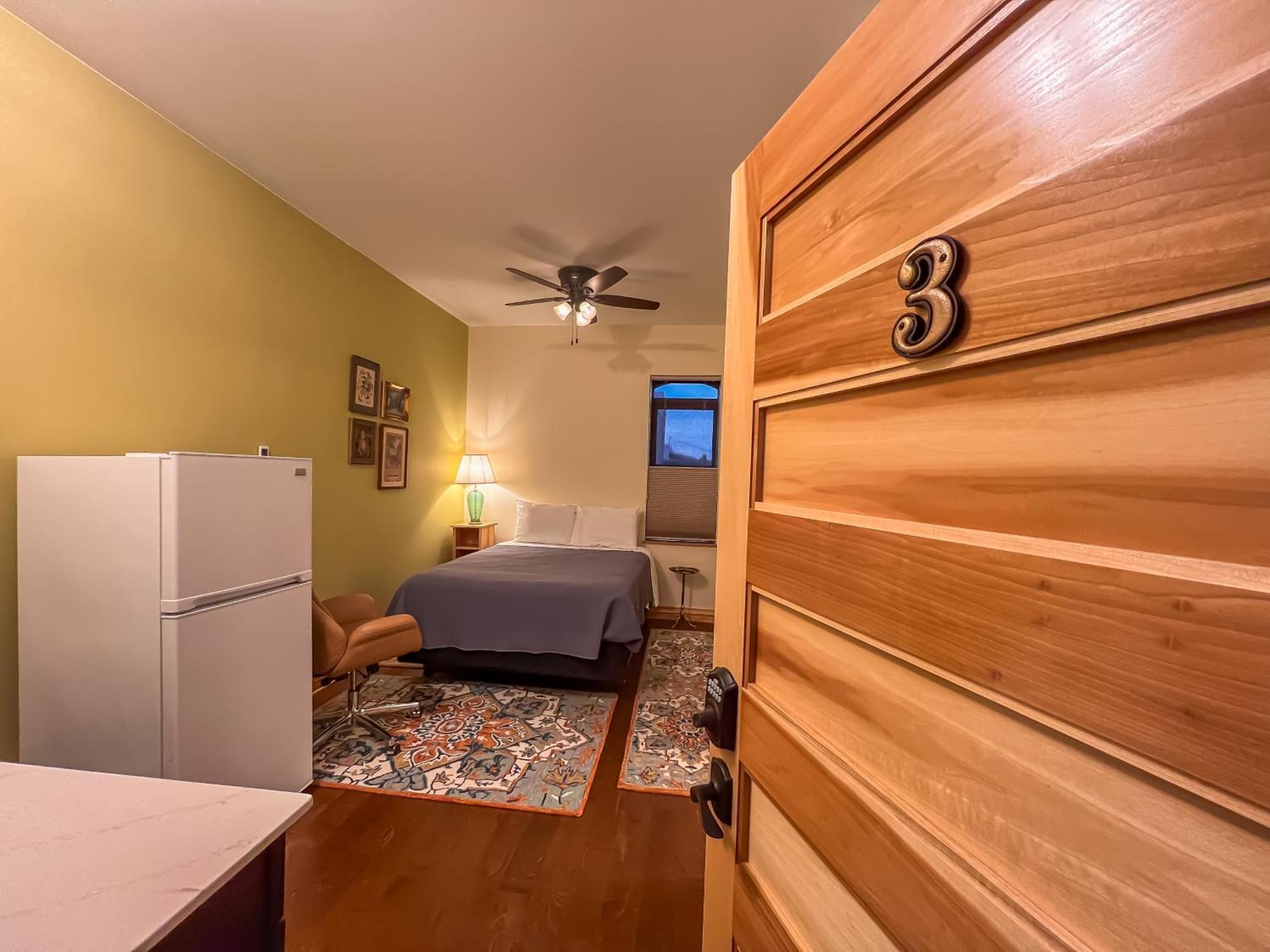 Goldfinch Suites Elkader Exterior photo